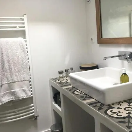 Maison Avec Grand Jardin Proche Centre/Aeroport فندق مبيت وإفطار
