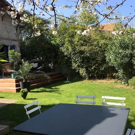 Maison Avec Grand Jardin Proche Centre/Aeroport فندق مبيت وإفطار *